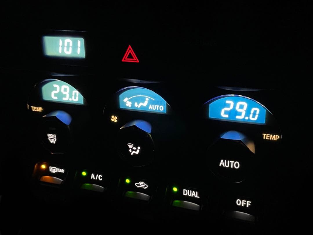 LED打ち替え済86 ZN6 BRZ ZC6エアコンパネル 時計・ハザード付き