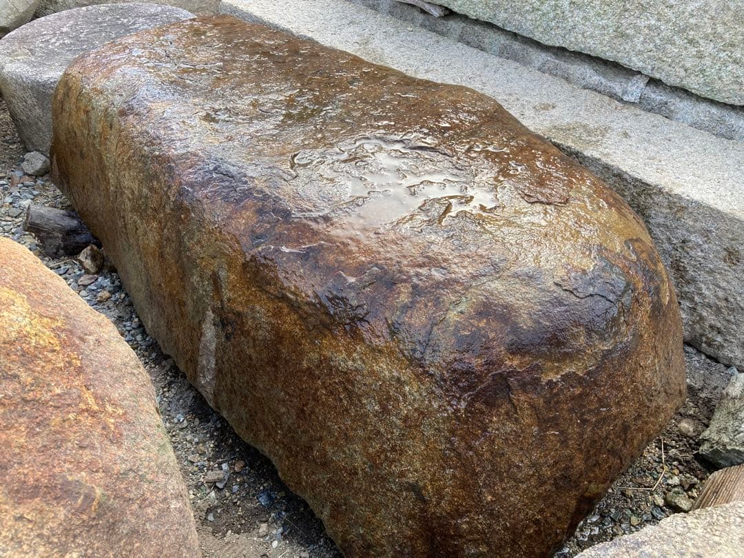 本鞍馬石製沓石