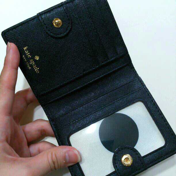 新品未使用 Kate Spade ケイトスペード 本物 二つ折り 財布