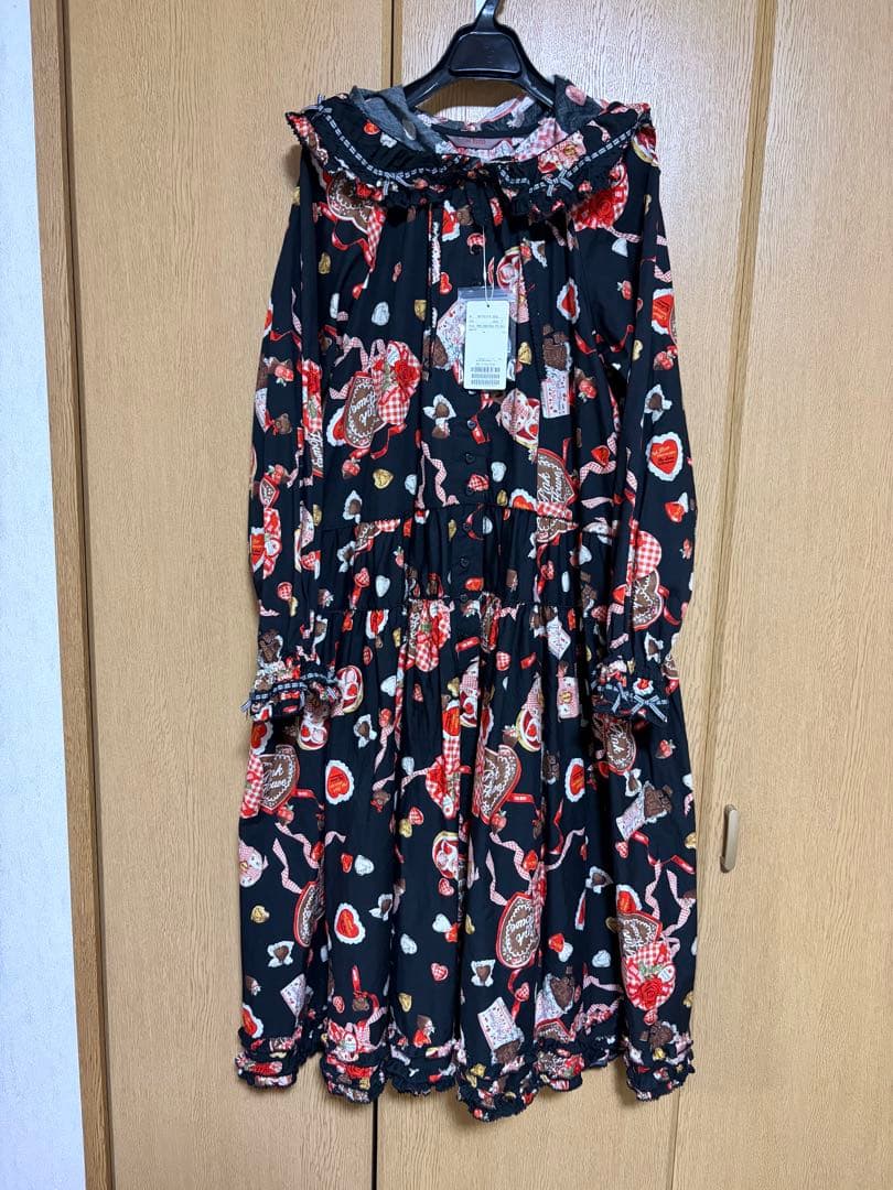 値下【新品タグ付】ピンクハウス　スウィートメモリーズ　ミディワンピース　黒