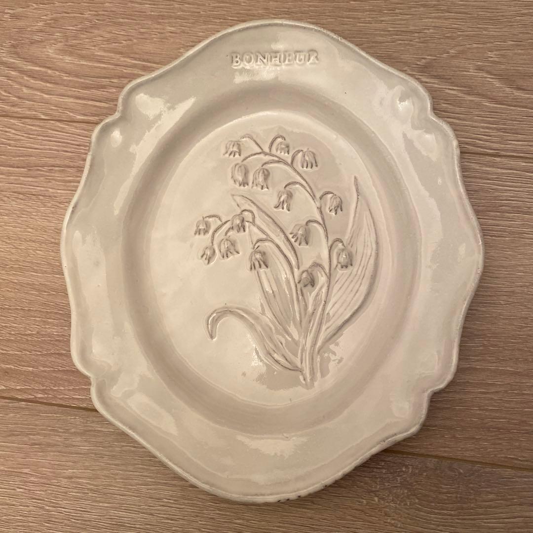 アスティエ　お皿　プレート　すずらん