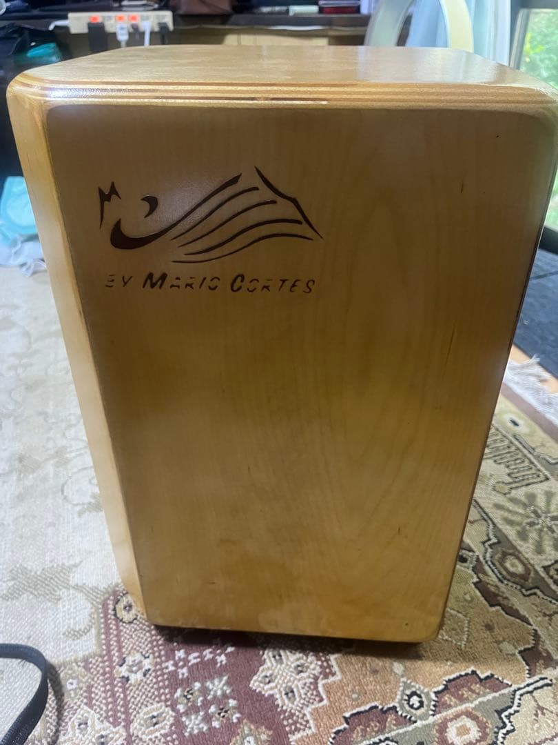 マリオ・コルテス フラメンコカホン 限定モデル