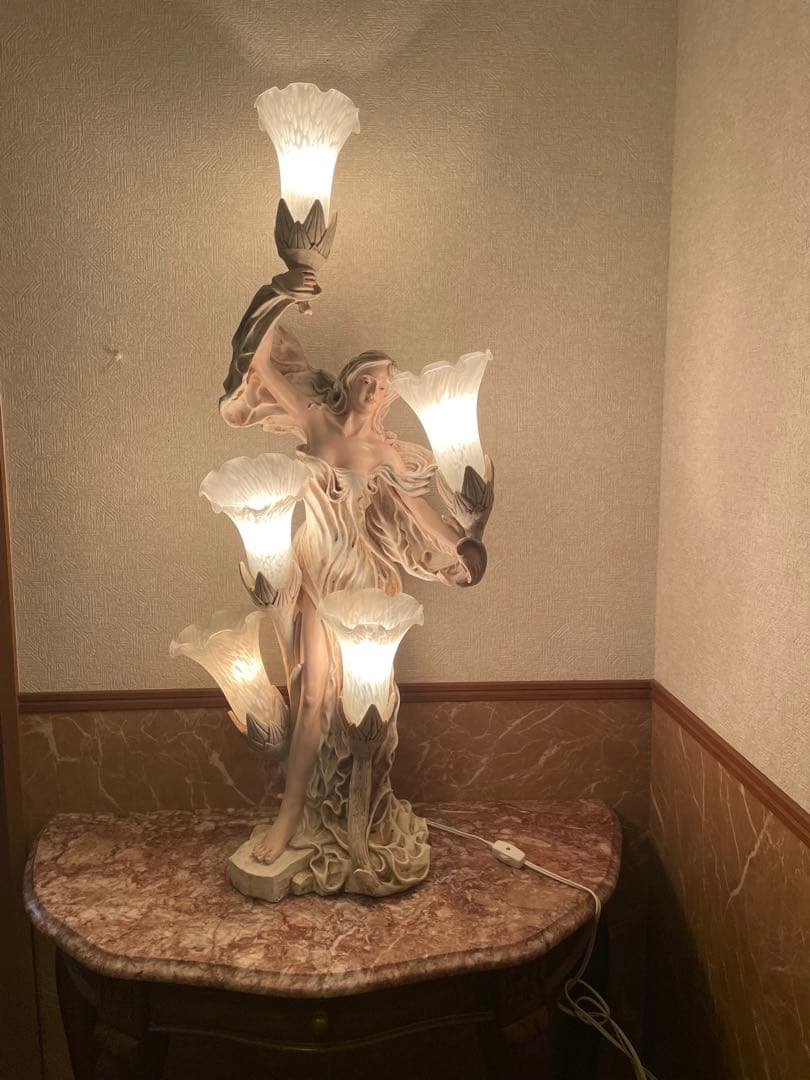 アンティークランプ　ヴィーナス