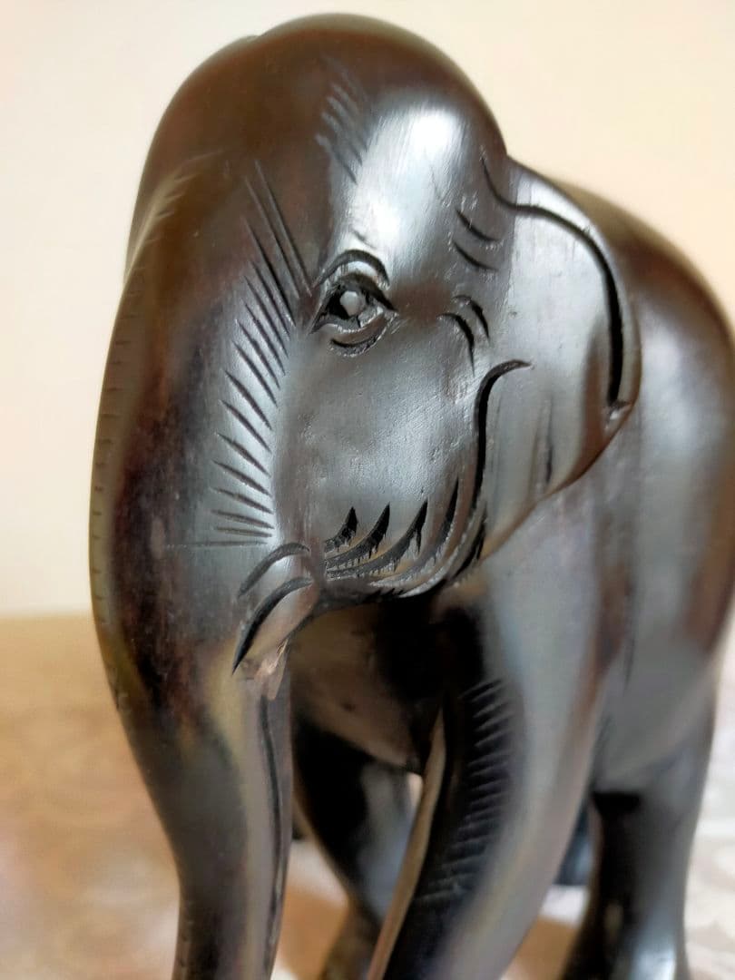 【再値下げ】インド象の置物（木彫りの置物です）