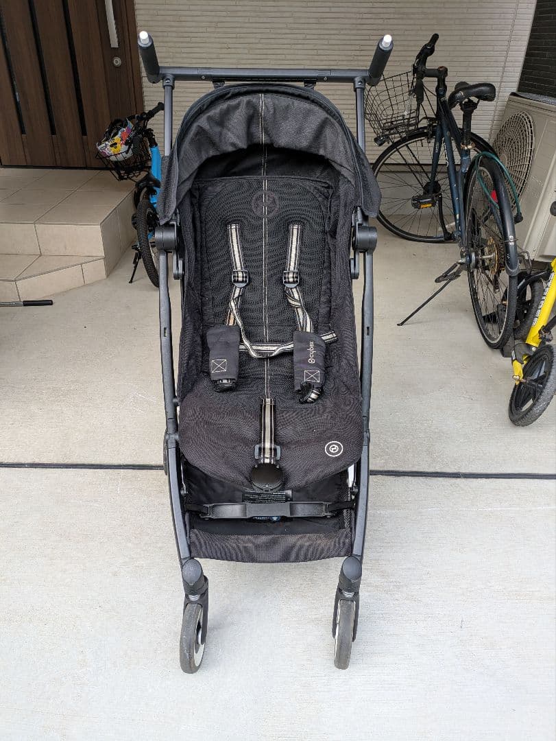 サイベックス　リベル（ブラック折りたたみ式ベビーカー）