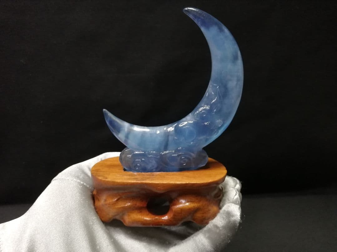 アクアマリン彫刻　月と兎