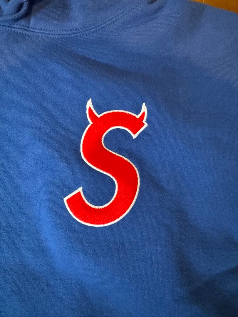 supreme シュプリーム未使用品 ツノSロゴパーカー 希少XL ブルー