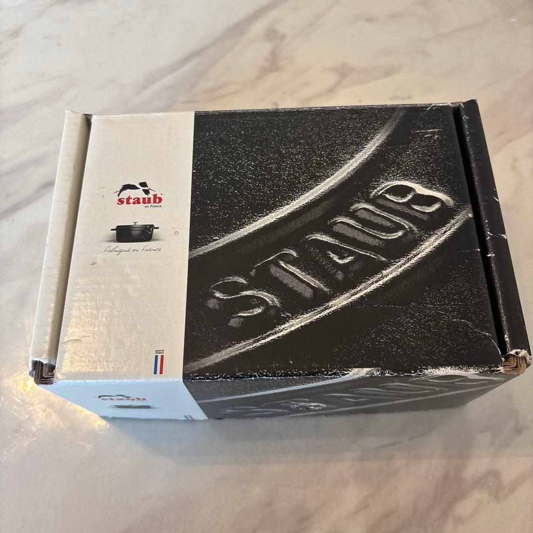 ストウブ　ピコ　ココット　ラウンド　グロッシーブラック　10cm 箱あり