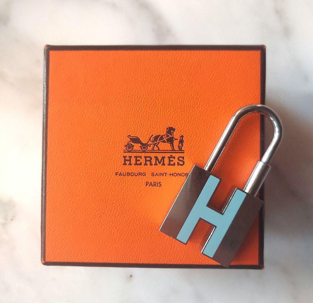 HERMÉS Hロゴ カデナ チャーム キーホルダー ペンダントトップ