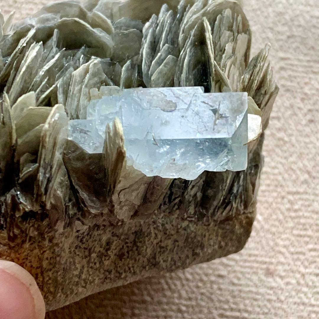 アクアマリン×モスコバイト共生標本-9