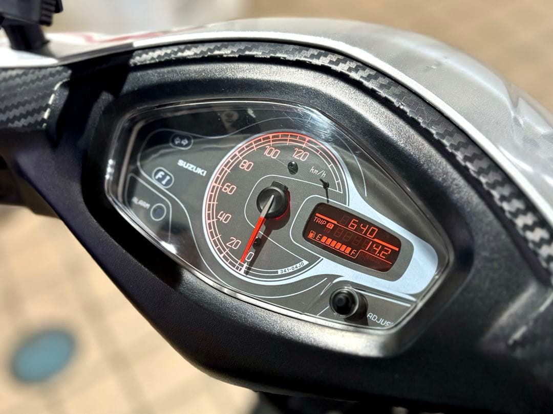 SUZUKI アドレス　V125S メーター　液晶修理済　液晶反転加工　美品