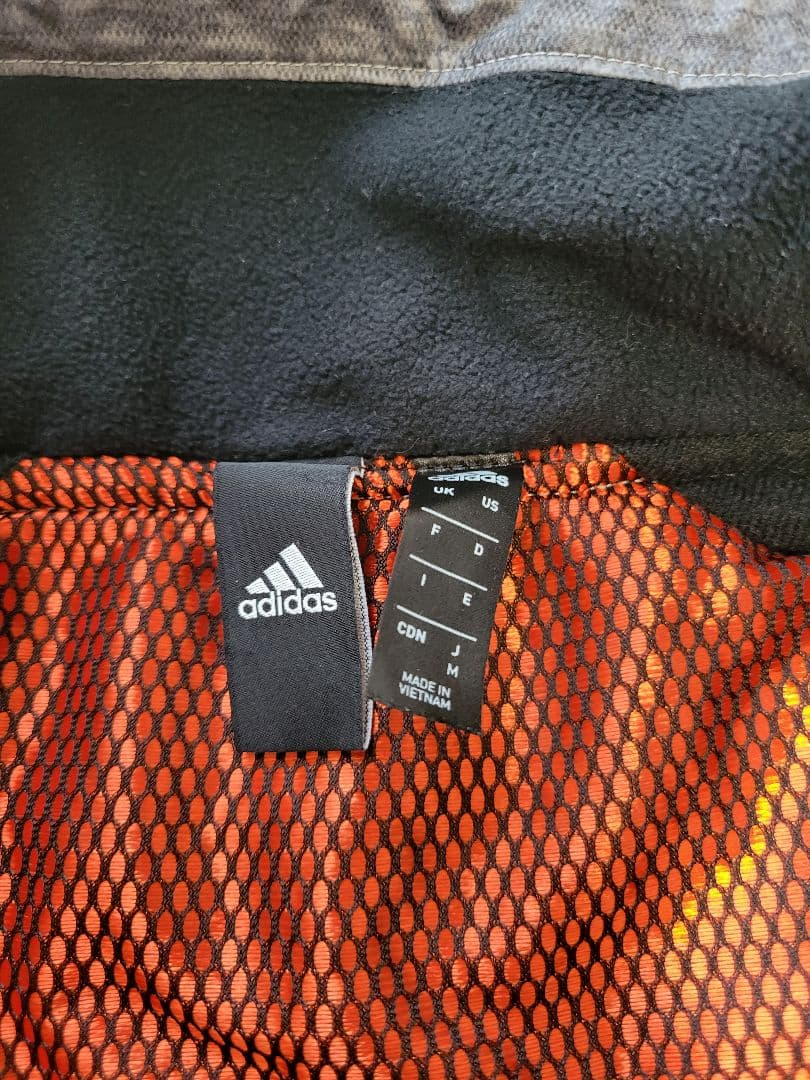 adidas ウインドブレーカー（ジャージ）セットアップ2着セット L・Mサイズ