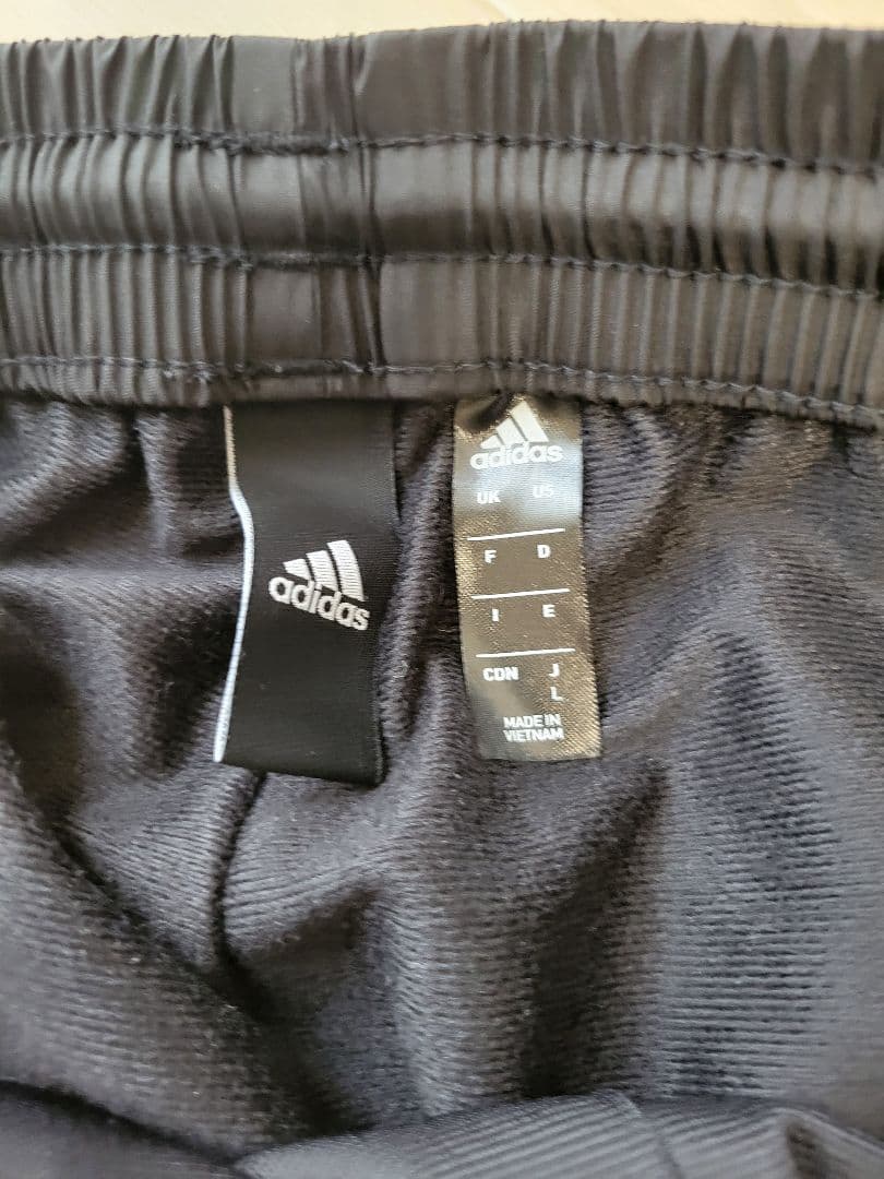 adidas ウインドブレーカー（ジャージ）セットアップ2着セット L・Mサイズ