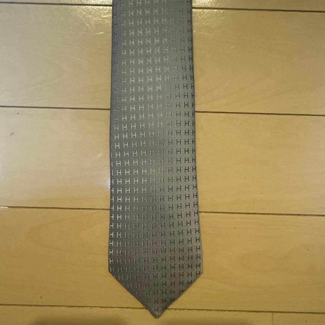 HERMES グレー Hマーク ネクタイ