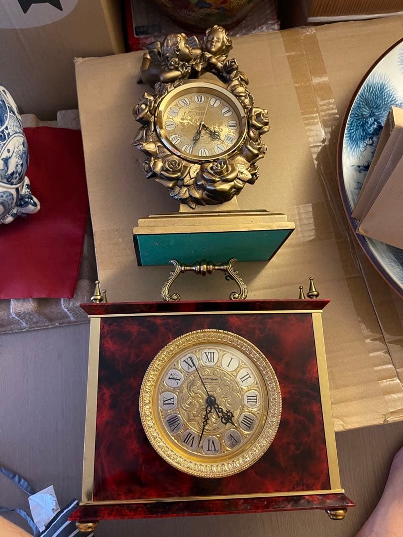 クラシックデザイン 置時計 赤金