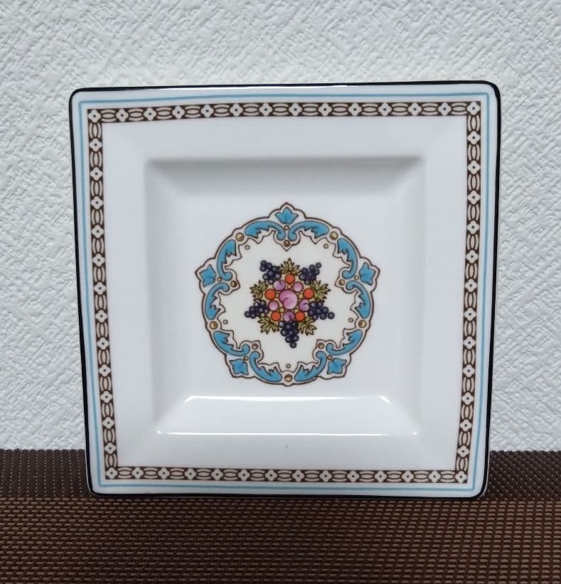 ウェッジウッド・フロレンティーン ターコイズ スクエアプレート