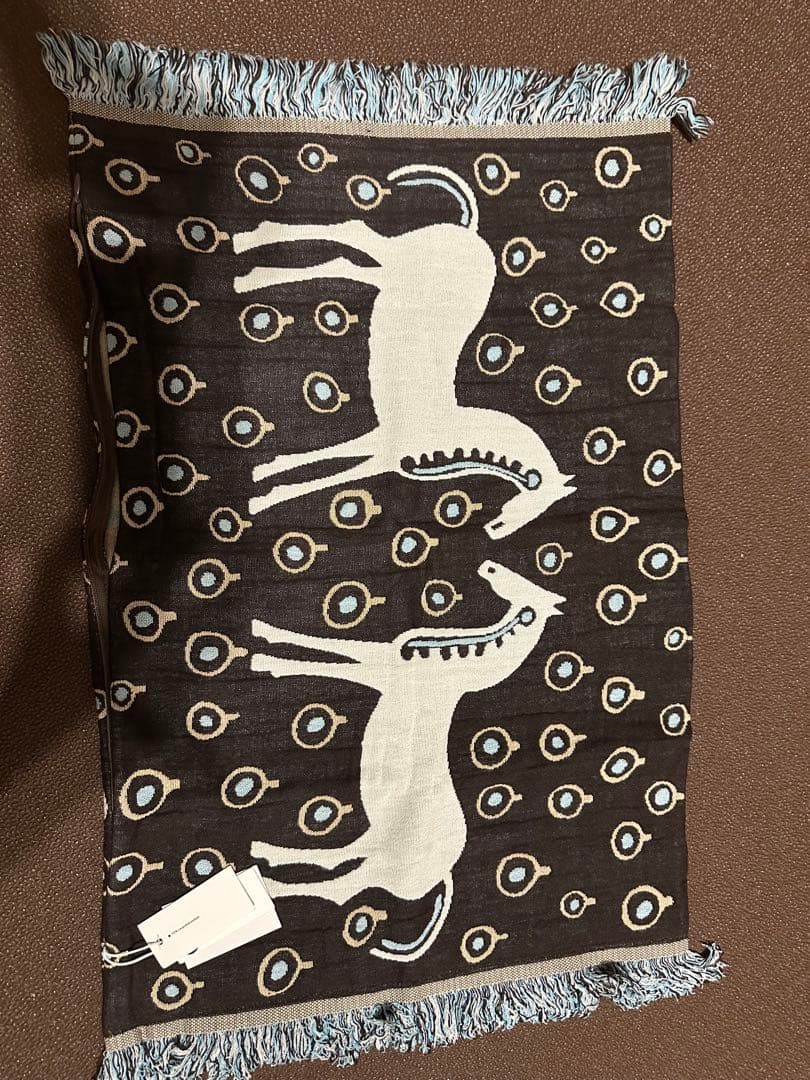 マリメッコ　ムスタタンマ　クッションカバー 新品タグつき