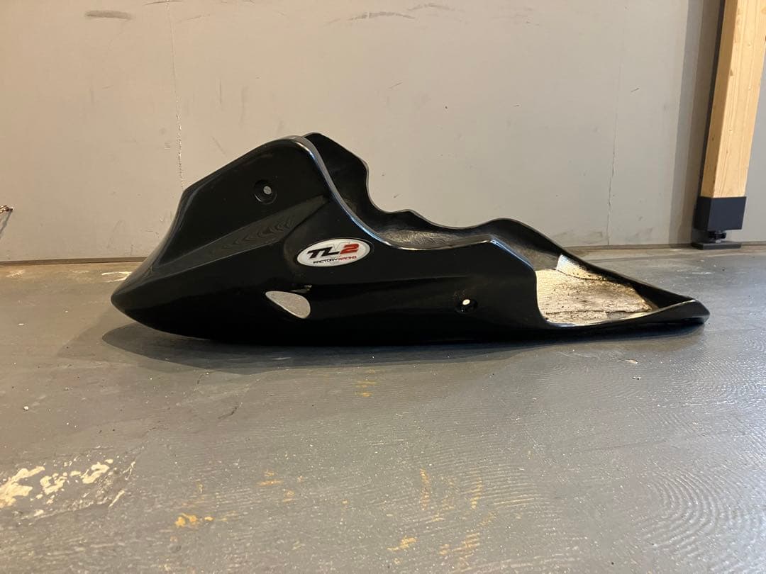 スズキTL1000S FRP アンダーカウル　skidmarx ベリーパン