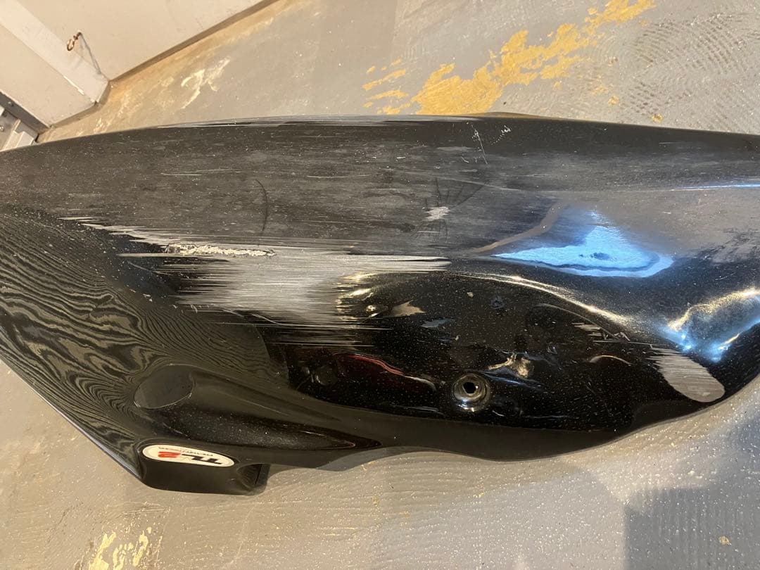 スズキTL1000S FRP アンダーカウル　skidmarx ベリーパン