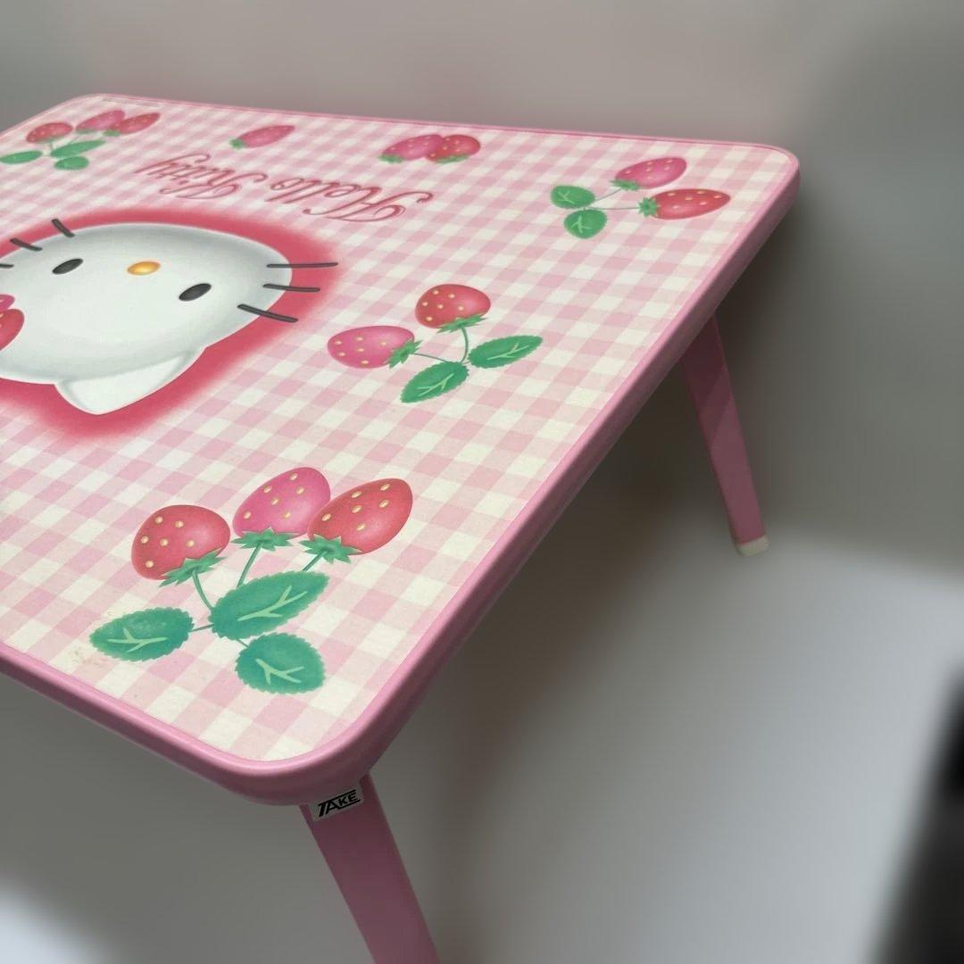 ハローキティレトロ 折り畳みテーブル 野いちご サンリオ 苺