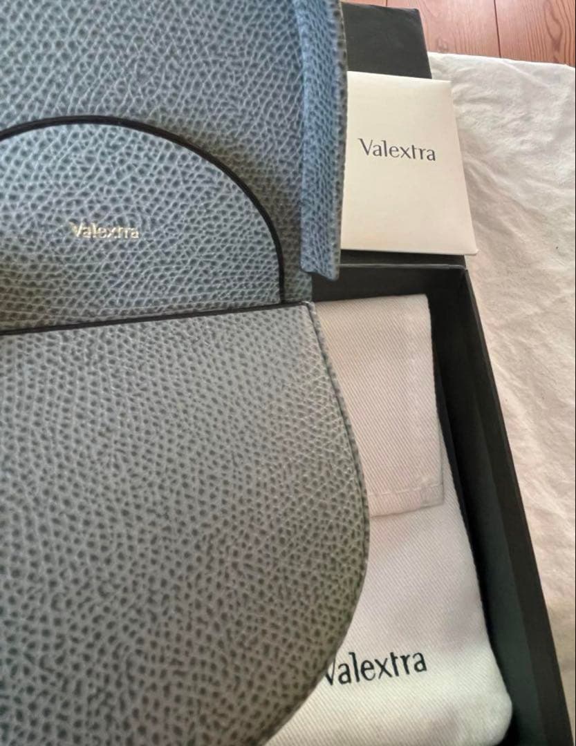 ヴァレクストラ　Valextra 馬蹄型ケース