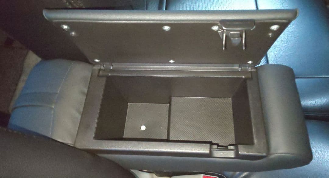 限定品 エブリィ DA17W 収納BOX付 BIGアームレスト 合皮カバー 黒