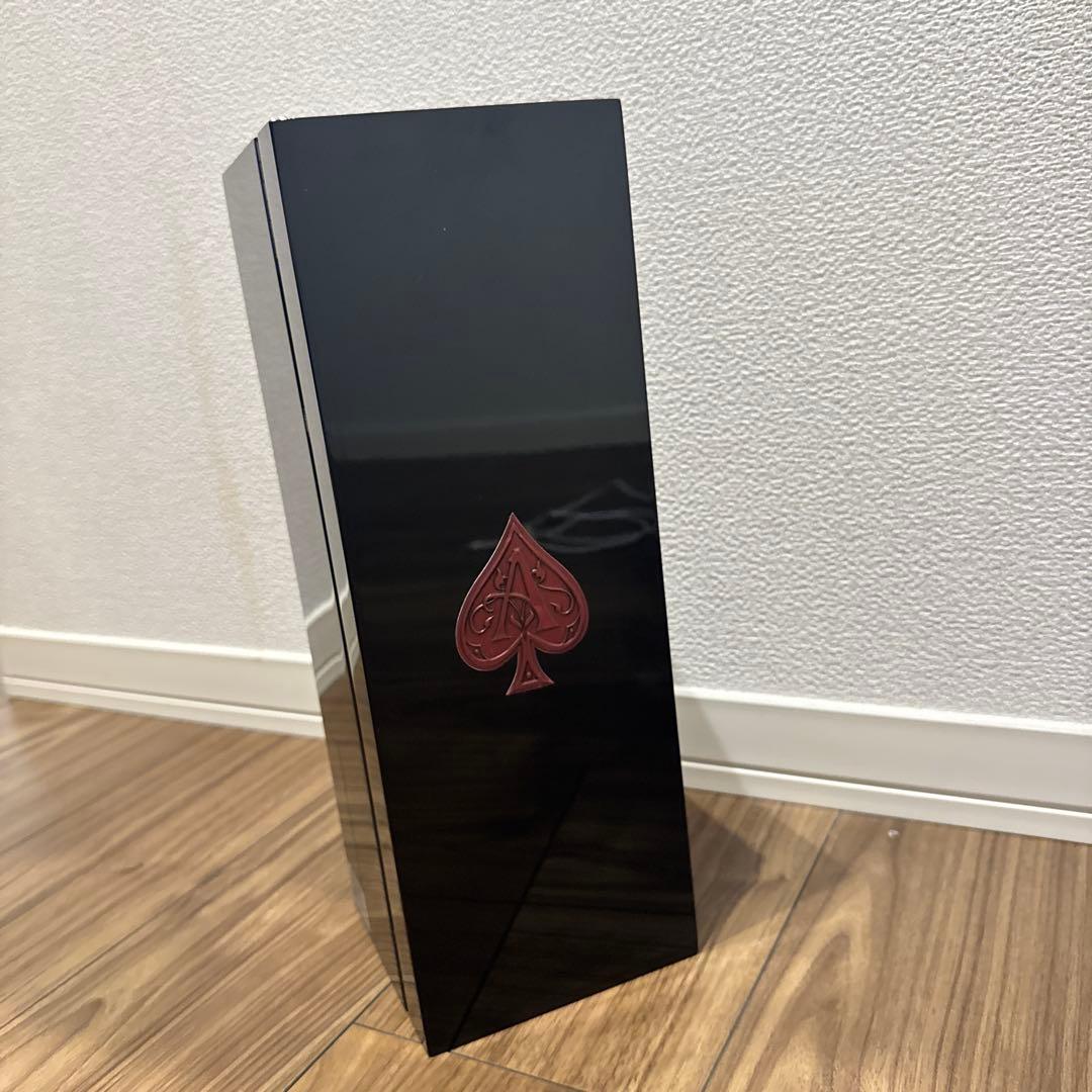 アルマンドレッド　箱、カバー付き