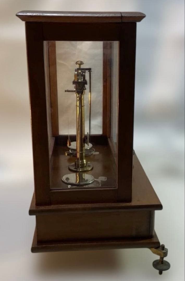 アンティーク 木製天秤 ガラスケース付き 動作可