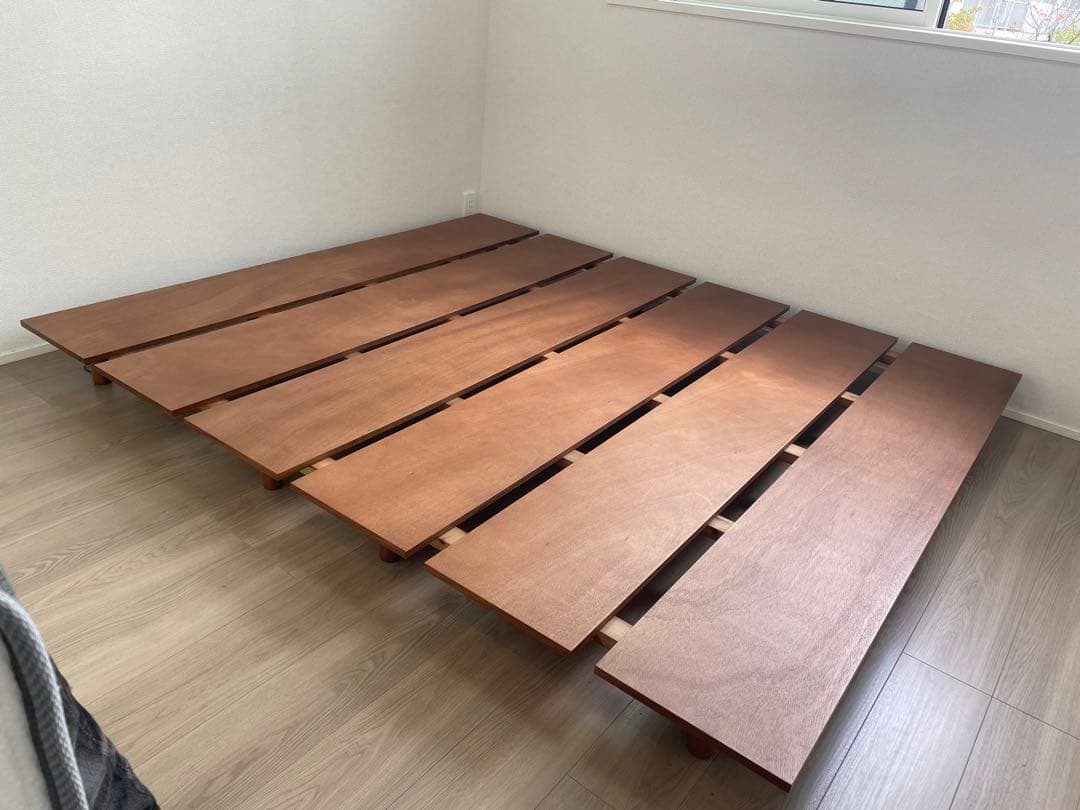 【2/6まで価格】【直接引き取り価格】クイーンサイズベッドフレーム
