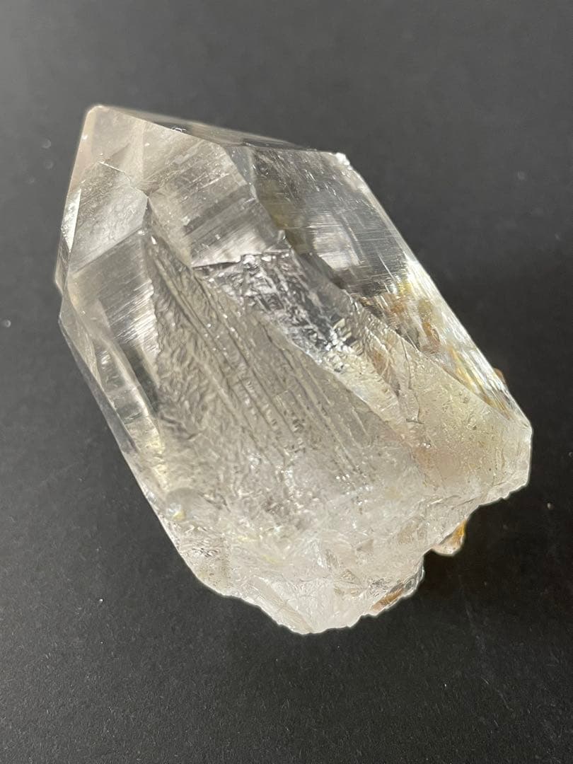 ヒマラヤ産 マニカラン ゴールデンヒーラー 水晶 原石 台座付き 80g 天然石