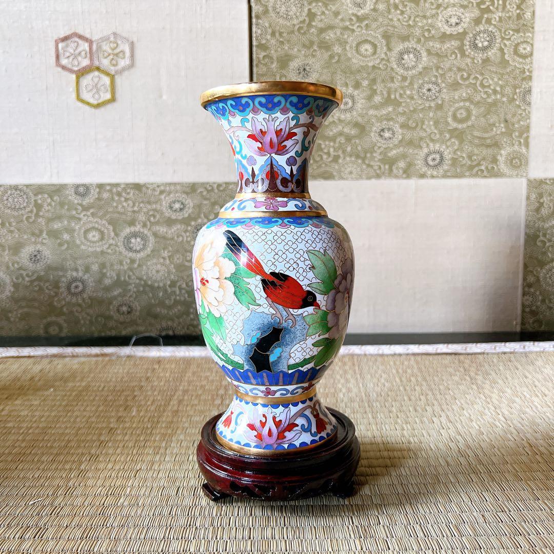 中国古美術 七宝焼　　色絵花鳥柄花瓶　花器　フラワ－ベ－ス　台座・箱付き