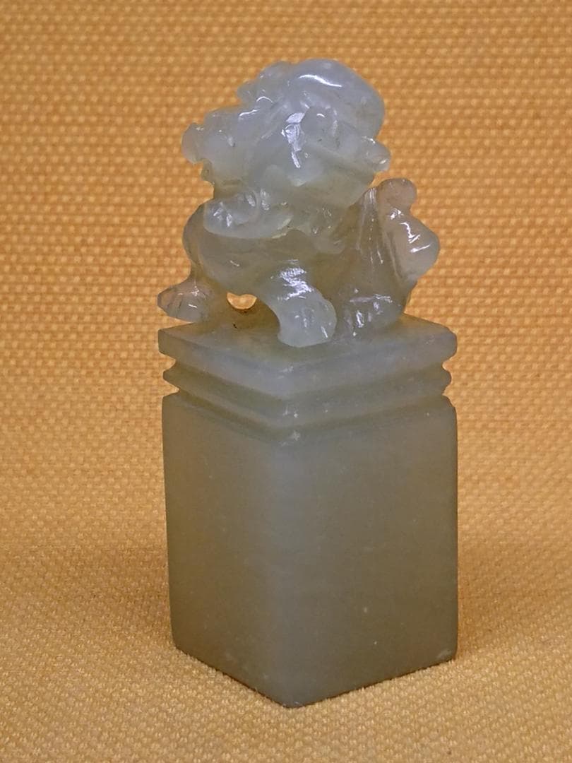 【美品】獅子　雕刻　玉石　翡翠　置物　インテリア　工芸品　美術品　A3405