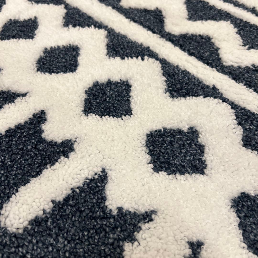 新品☆おしゃれラグ 洗えるラグ 北欧風 シャギーラグ 幾何学模様 ふわふわラグ