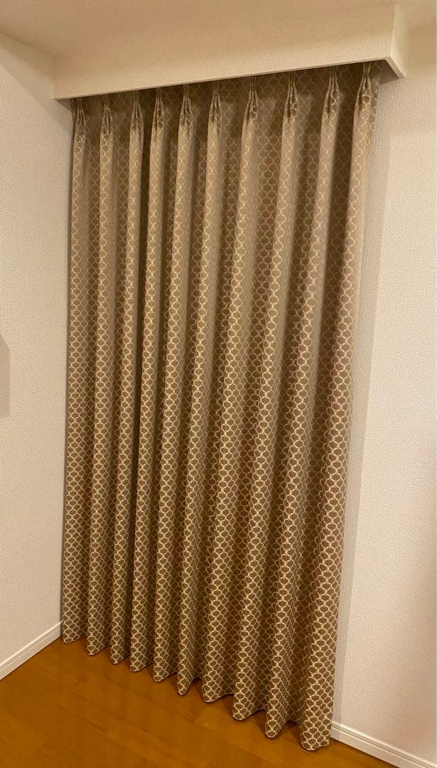 【美品】カーテン　五洋インテックス　インハウス　キューリオ　IH41803
