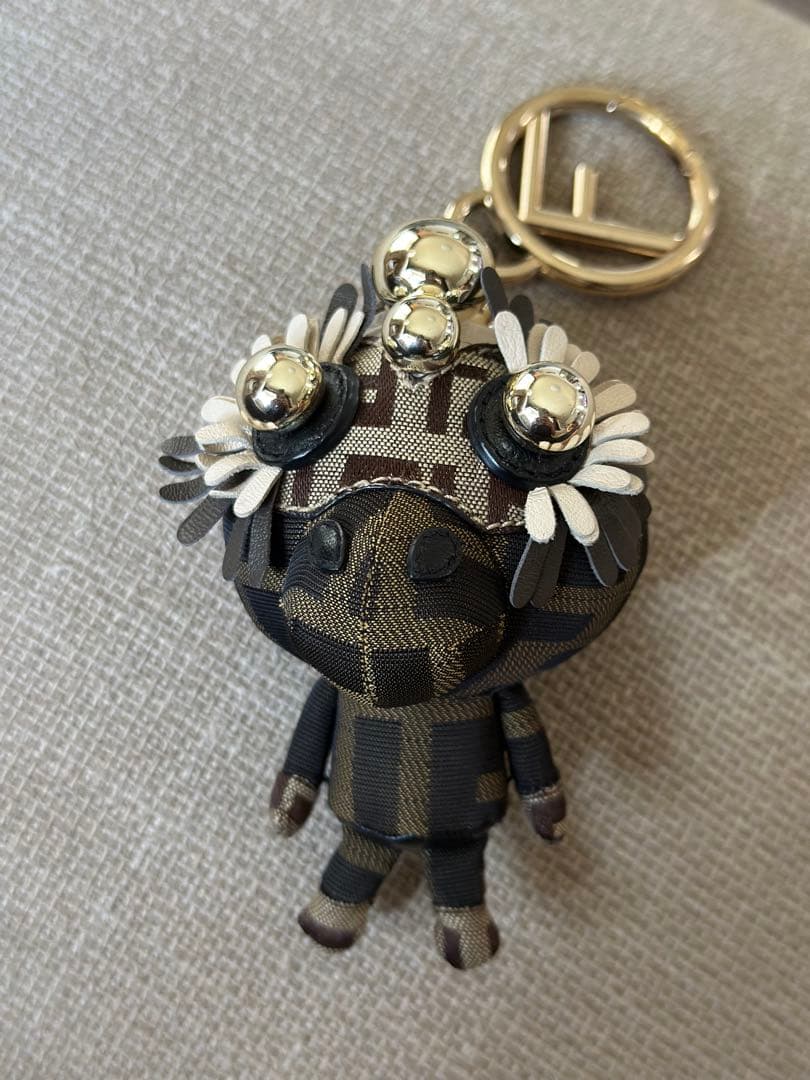 FENDIフェンディ 猿 スタッズ ズッカ スペースモンキー バッグチャーム