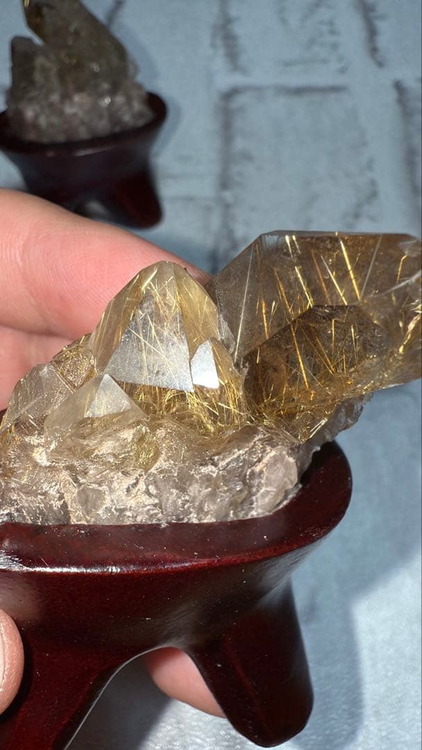 ④ブラジル産 タイチンルチルクォーツ マスター 原石クラスター 特注手彫専用台座