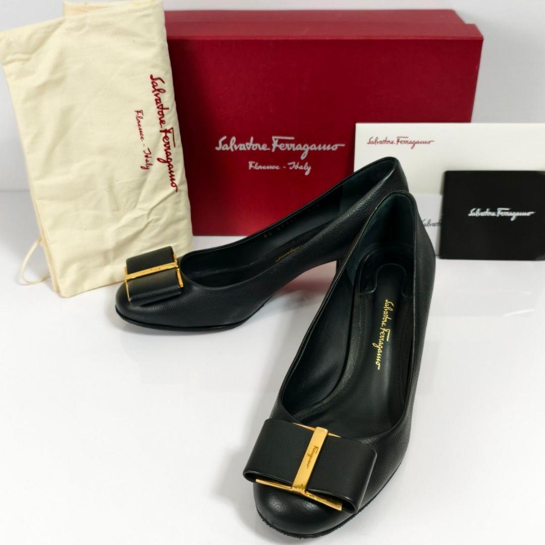 未使用級 フェラガモ ヴァラリボン パンプス CAPUA55 ブラック 22.5