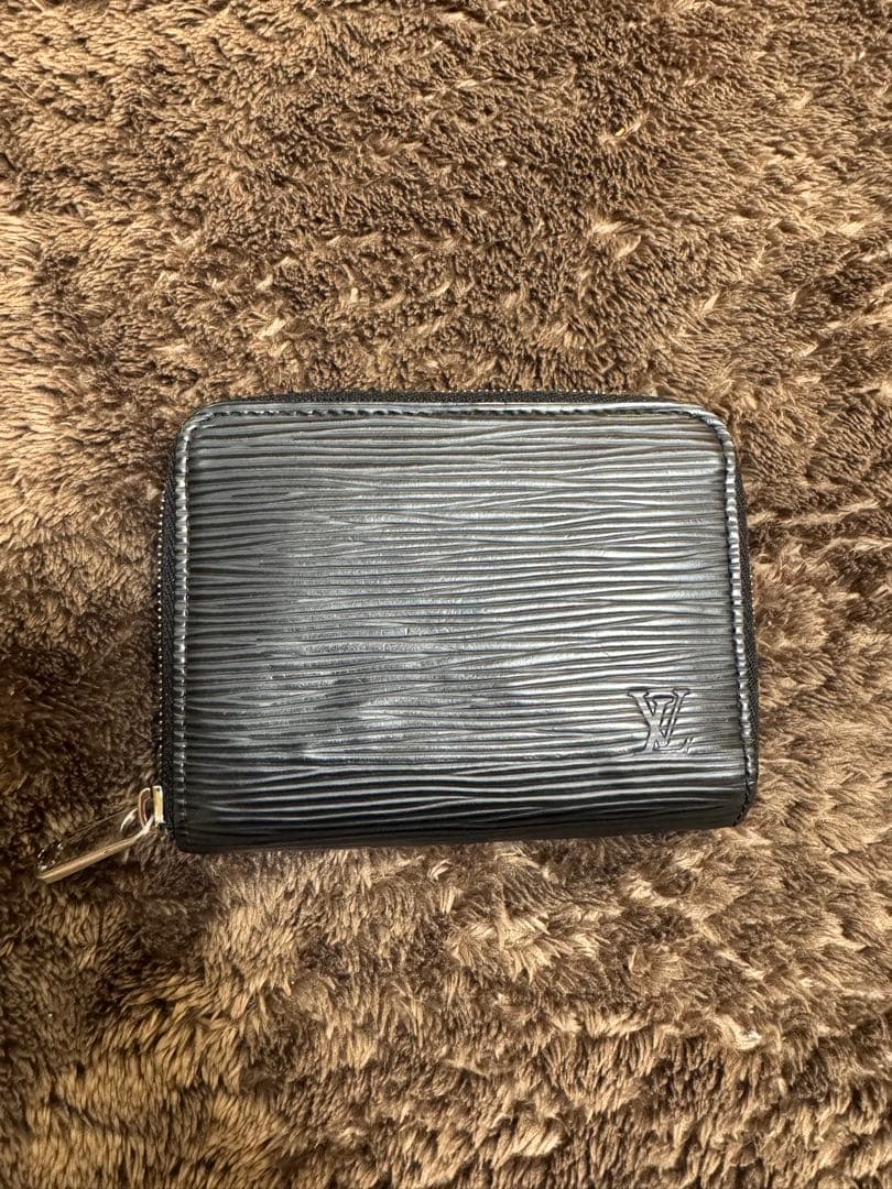 ルイヴィトン　ジッピーパース