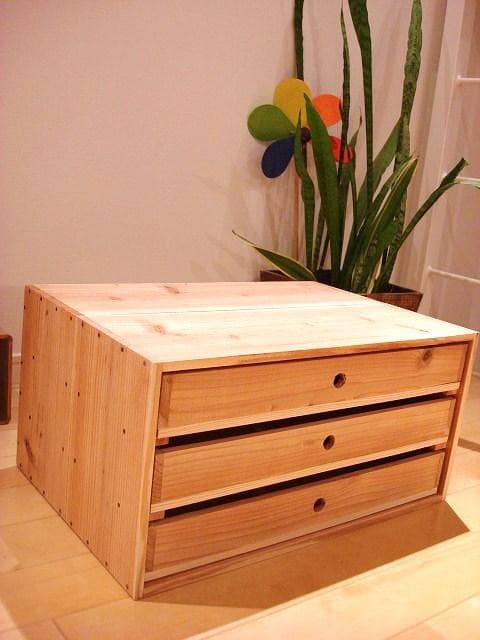 あーちゃ★送料無料★丸穴3段引き出し