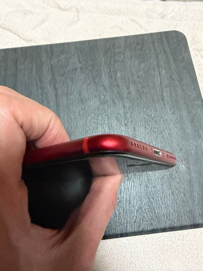 美品 iPhone 8 64GB レッド