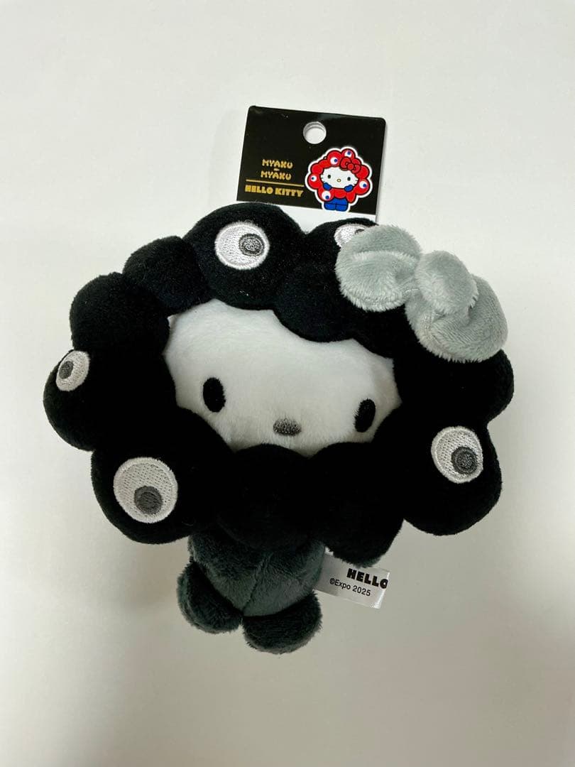 EXPO2025黒ミャクミャクサンリオキティカラビナ
