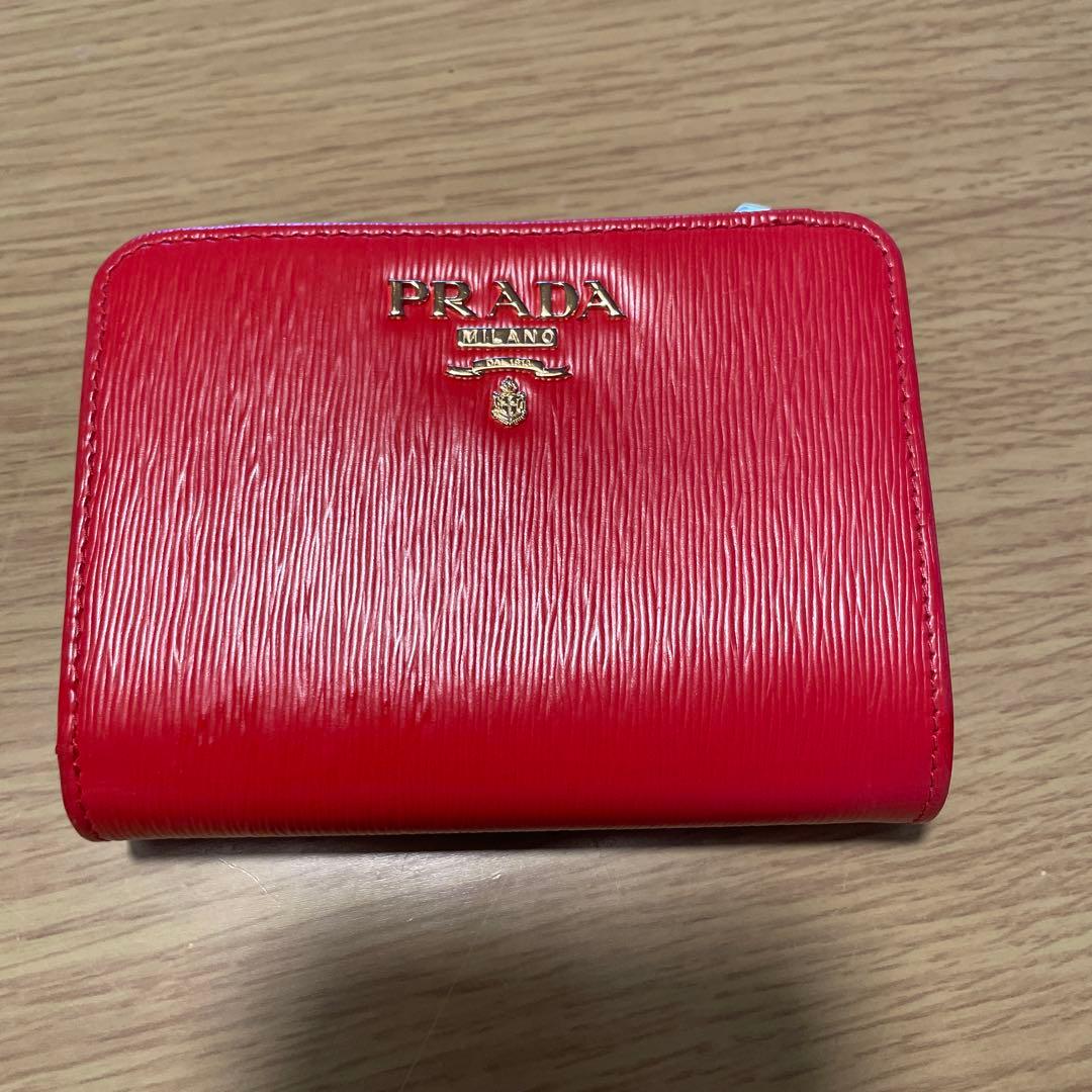 PRADA 二つ折り財布 レッド