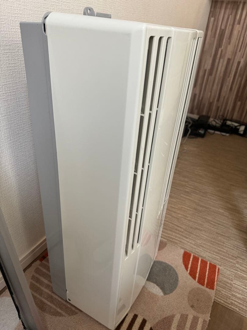 コロナルームエアコンウインド形冷房専用 形式名CW- 1 610 取り付け枠無し