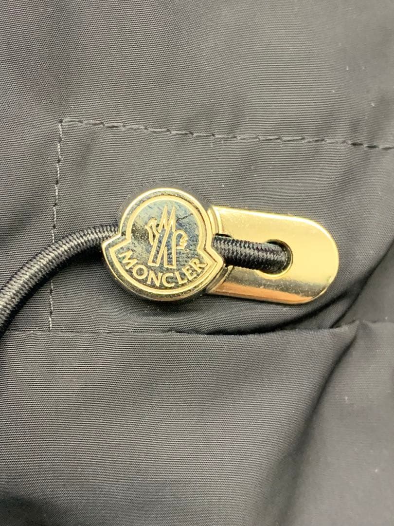 MONCLER フード付きネイビージャケット