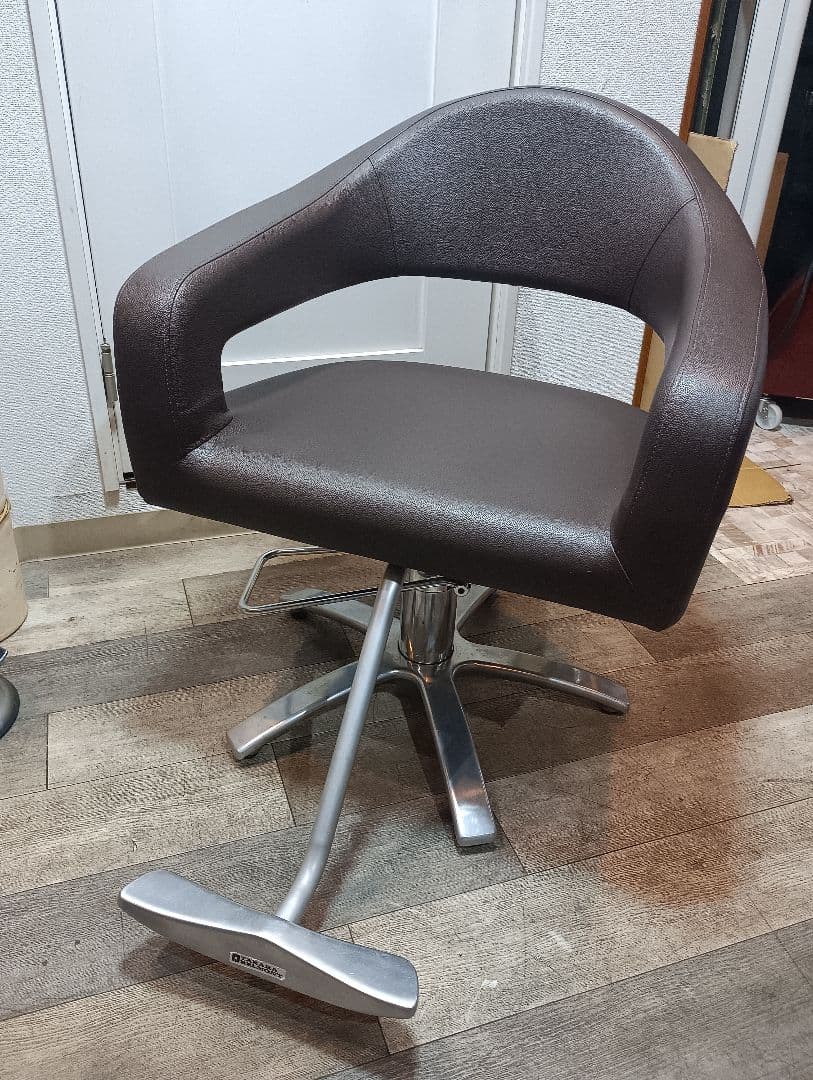 タカラベルモントスタイリングチェア