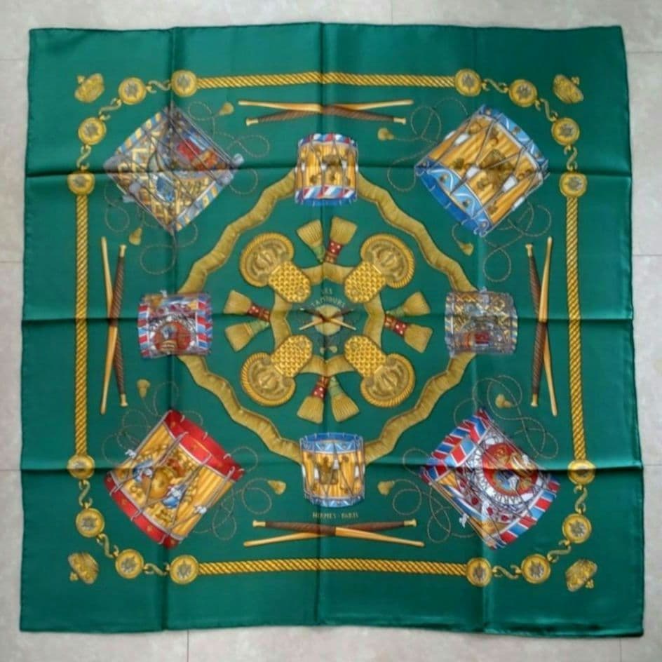 新品未使用✩HERMES LES TAMBOURS スカーフ カレ90