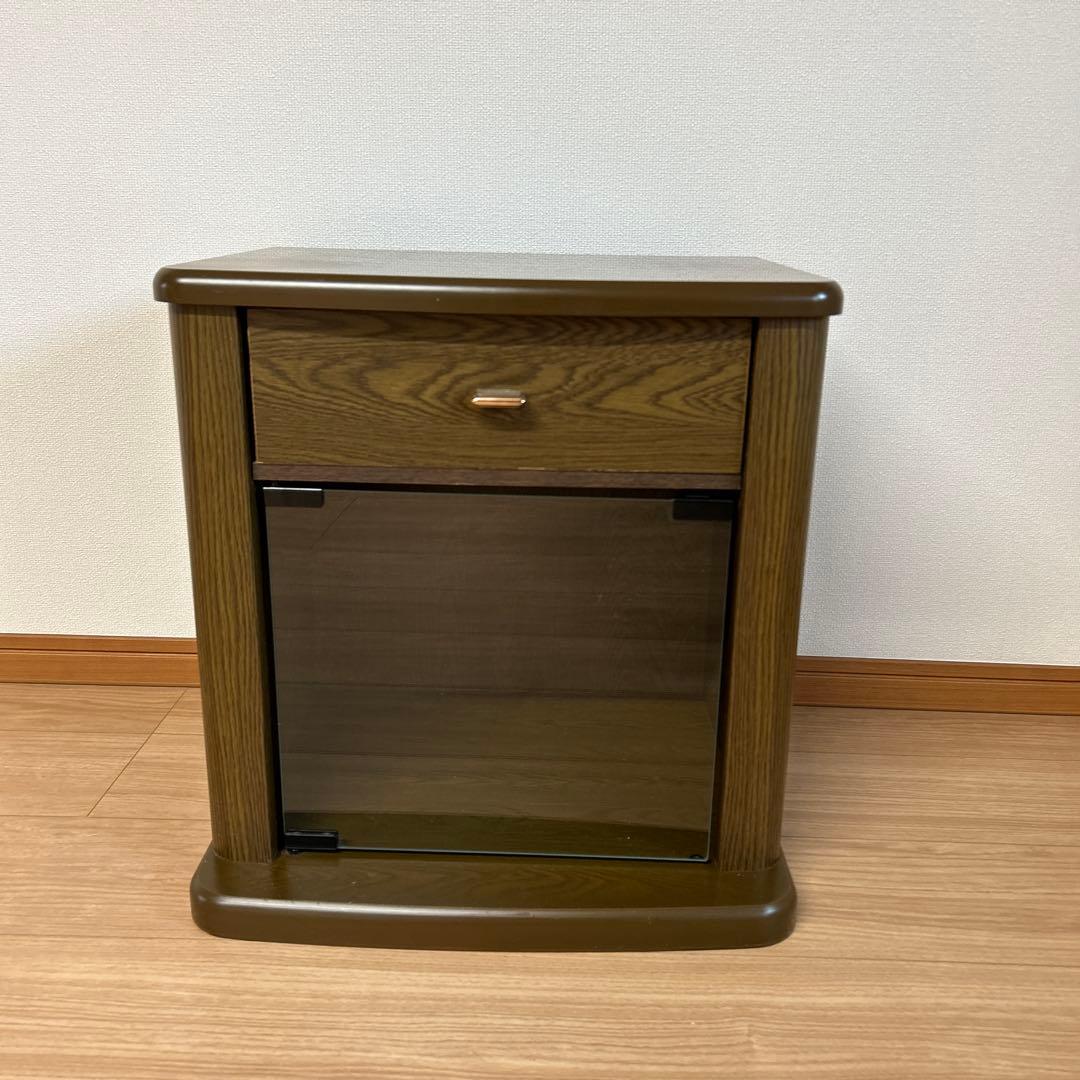 フランスベットナイトテーブル