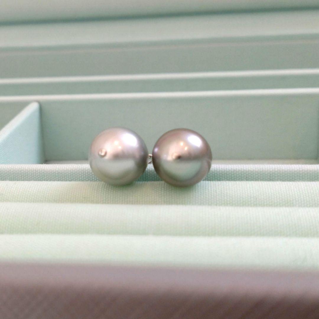 南洋パール　ティアドロップ　フックピアス　K18WG　ライトグレー