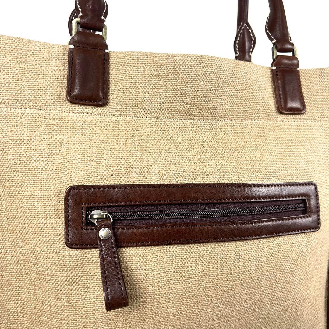 ダコタ　トートバッグ　ビッグロゴ　エンボス　スクエア　ハンドバッグ　タグ付き