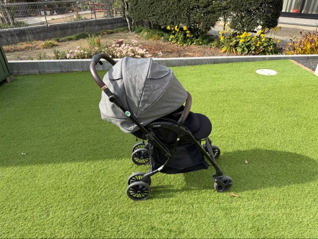 Combi スゴカル ベビーカー 黒/グレー